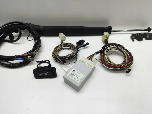 BMW E61 Kofferraumklappenpumpe OEM 7111867 - Gebraucht image 4
