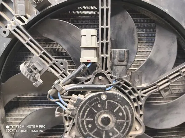 Ventilador de Radiador de Refrigeración de Agua Nissan Juke F15 OEM 214811KK5C image 4