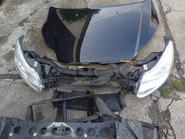 Ford Focus MK3 Vooreind Kit OEM PRZOD KOMPLETNY image 3