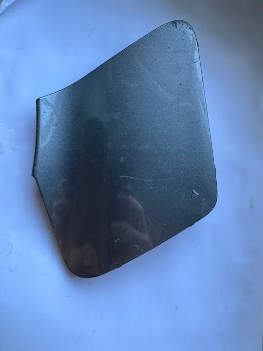 Couvercle de crochet de remorquage Mercedes-Benz CLS image 2