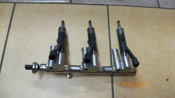 Brandstofrail Citroen Berlingo 1.2 THP 9811353880 image 3