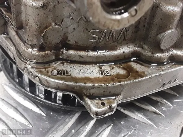 Skoda Octavia Ölpumpe OEM 04L145208K 1.6 TDI image 10