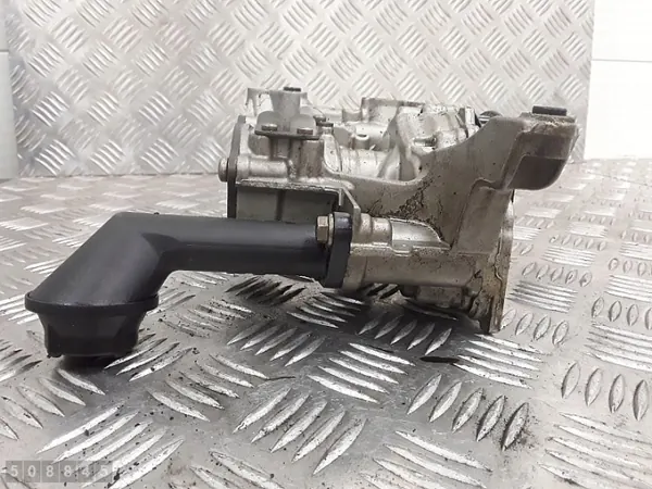 Skoda Octavia Ölpumpe OEM 04L145208K 1.6 TDI image 6
