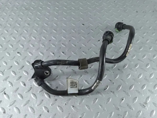 Begagnad Audi A8 S8 D4 Oljekylarrör OEM 4H0317801B image 3