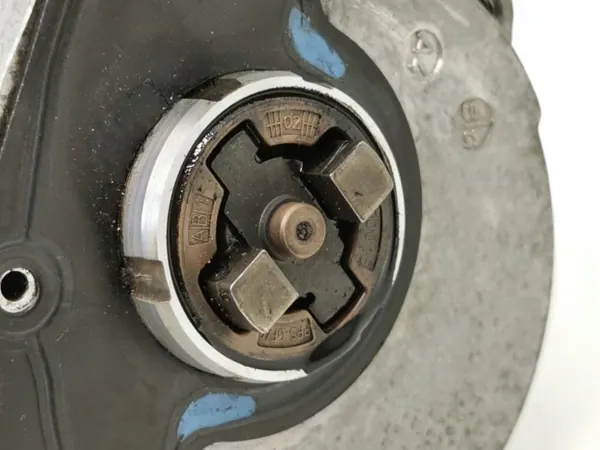 Brandstofpomp OEM 038145209C voor Audi A4 B6 1.9 TDI image 5