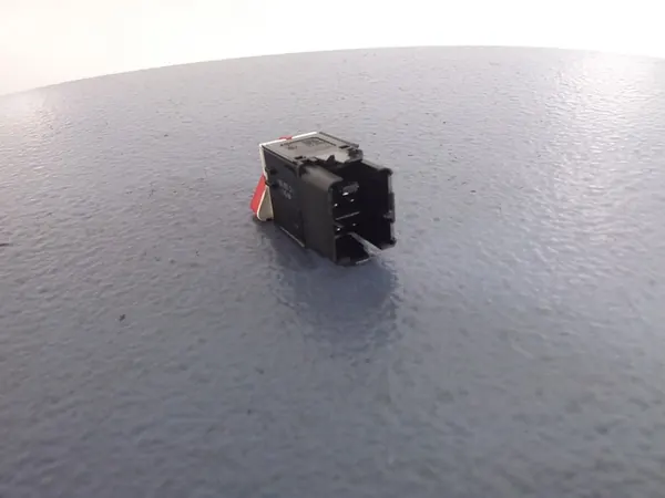 VW Jetta V Warnblinker-Schalter 1K0953509A image 3