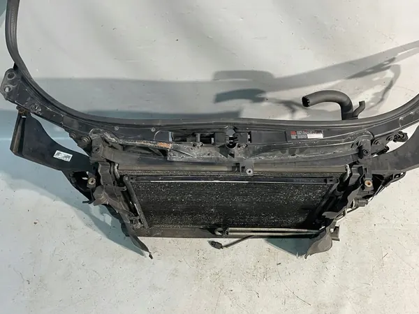 Suporte de radiador dianteiro Audi A4 B7 2.0 TDI TFSI image 5