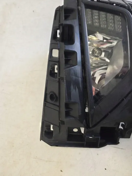Gebrauchtes Rechtes Halogenscheinwerfer OEM 2G0941662 VW Polo image 4