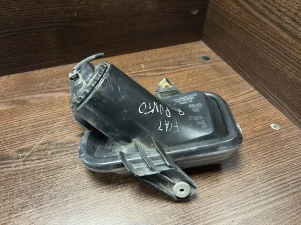 Farol de nevoeiro dianteiro direito OEM 19A555B Fiat Grande Punto image 4