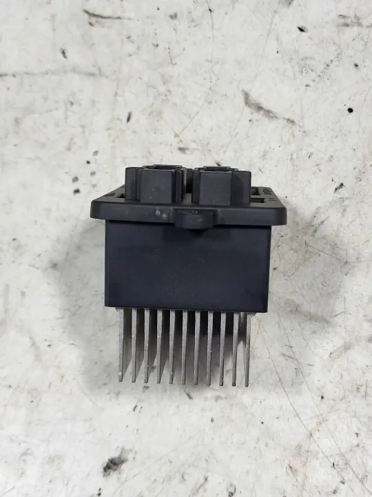 Renault Captur Puhallinvastus OEM MR017600-6000 image 4