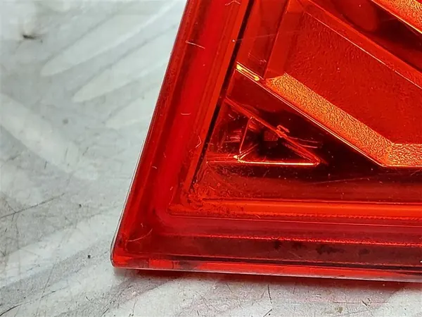 Luz trasera izquierda Skoda Superb II LIFT 2013-2015 3T5945093A image 3