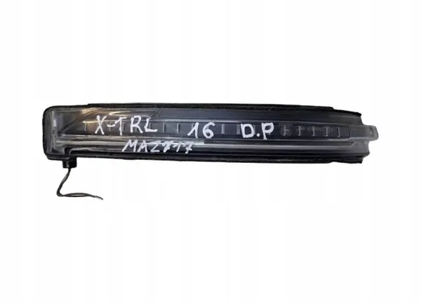 Intermitente de espejo Nissan Qashqai OEM E40161822 image 2