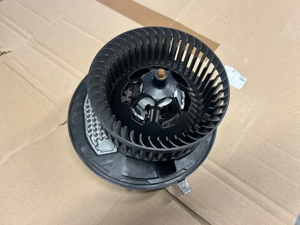 Ventilador VW PASSAT B8 3Q1819021A image 4