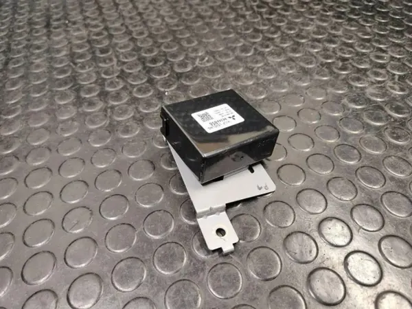 Module de contrôle des feux Peugeot 4008 2013 OEM 8634A058 image 2