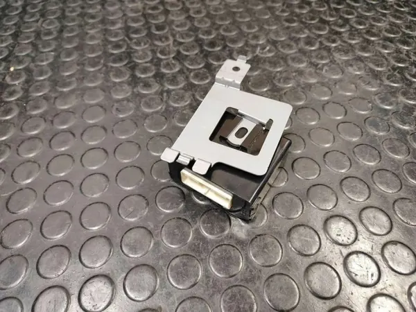 Module de contrôle des feux Peugeot 4008 2013 OEM 8634A058 image 4