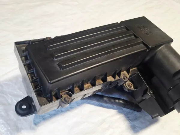 Luchtfilterhuis OEM 3C0129607BC voor VW Passat B6 image 3