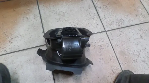 BMW 5 G60 Tankklappe OEM 142904-10 Gebraucht image 3