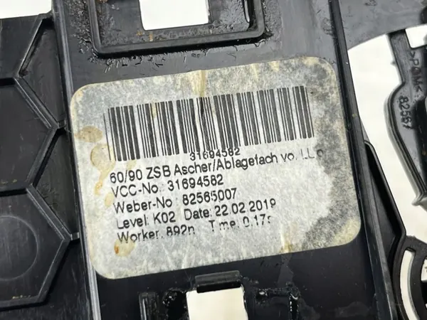 Volvo XC90 V60 II Frontaschenbecher OEM 31694582 image 8