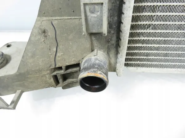 Radiador de agua Opel Movano B 2.3 CDTI image 2