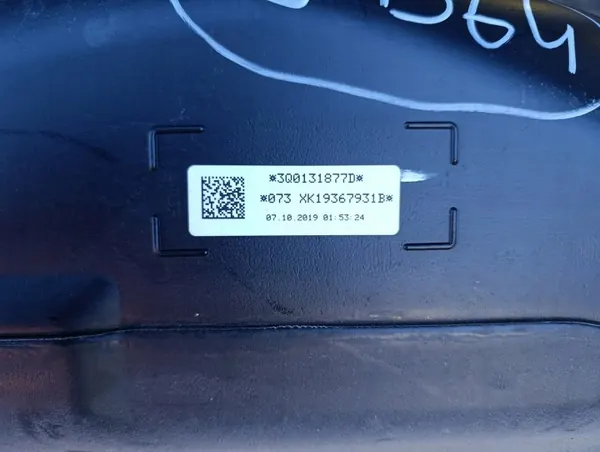 AdBlue-säiliö 3Q0131877D VW Passat B8 2.0 TDI:lle image 3