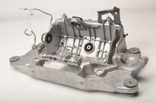 BMW I4 G26 Abrazadera Compresor AC OEM 5A075D6 image 2