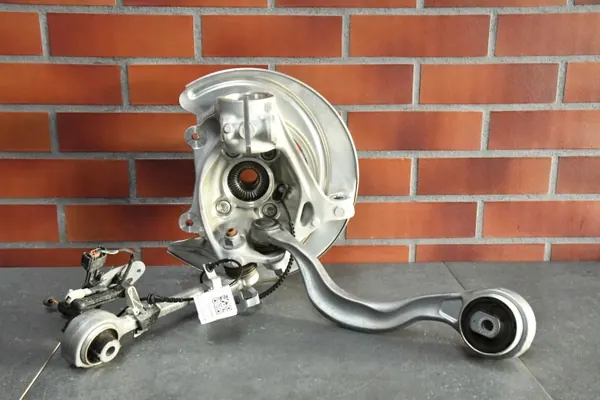 OEM 662358389 Vänster Framknä & Stötdämpare BMW X3 G45 image 4