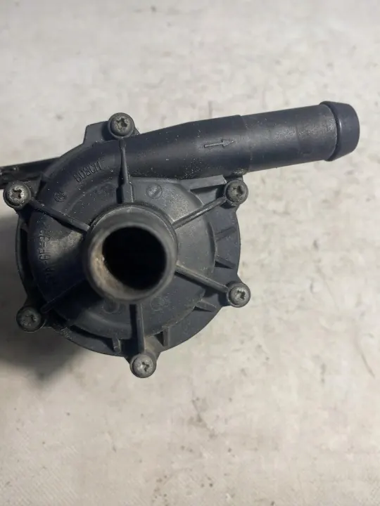 Land Rover Vattenpump OEM 0392022002 - Begagnad image 5
