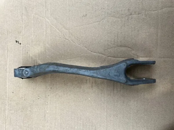 Achter Linker Ophangingsarm OEM ZWROTNICA WAHACZ image 5