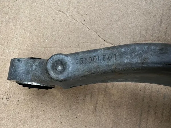 Achter Linker Ophangingsarm OEM ZWROTNICA WAHACZ image 6