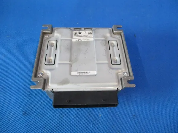 Tesla Model S 2017 Äänivahvistin 100035000109 image 2