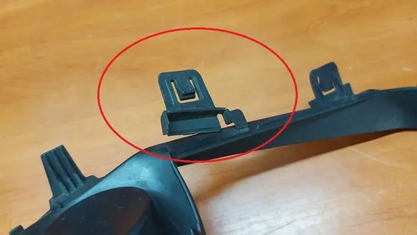 Rivestimento Paraurti Sinistro Toyota Corolla E21 Berlina image 6