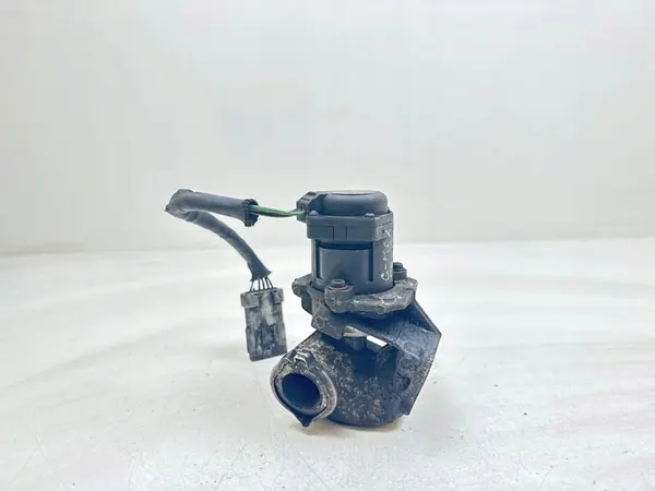 Válvula EGR FORD FOCUS II 1.6L Diesel 2009 image 2