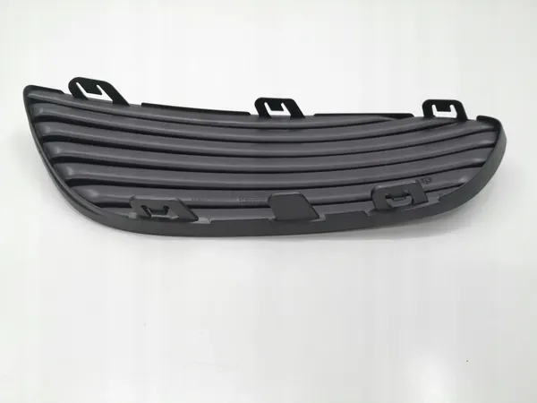 Grille de pare-chocs pour Mercedes C W205 14- Avant Droit image 3