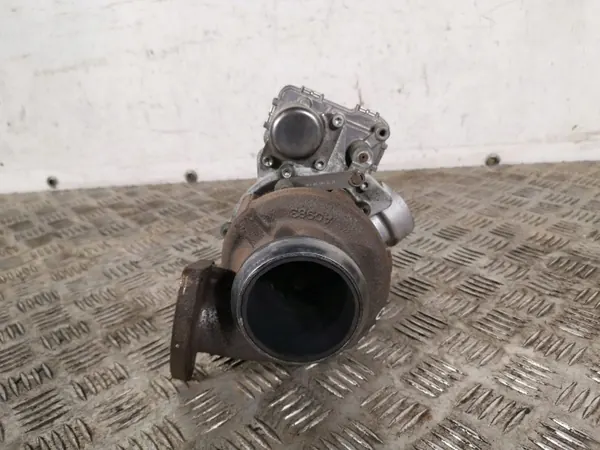 Infiniti Q50 Turbo OEM FBZ14104 - Pieza Usada image 2