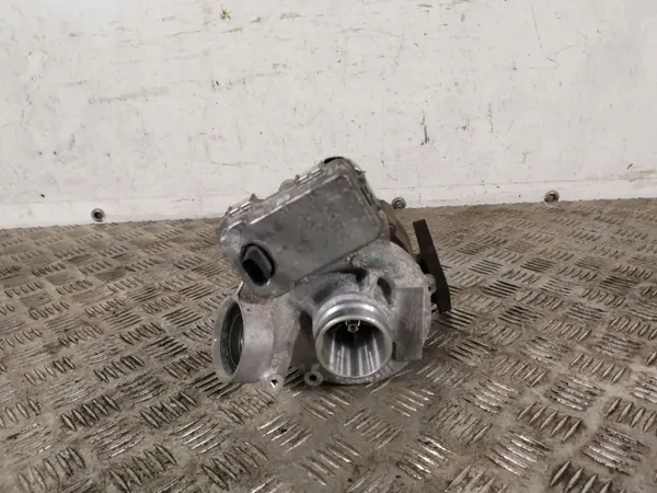 Infiniti Q50 Turbo OEM FBZ14104 - Pieza Usada image 4