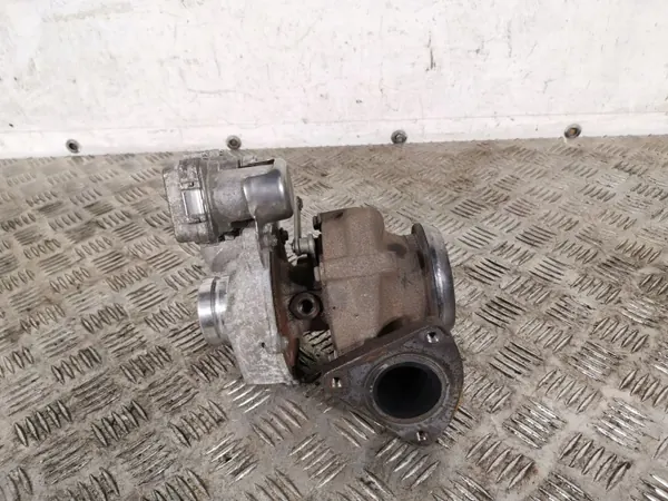 Infiniti Q50 Turbo OEM FBZ14104 - Pieza Usada image 5
