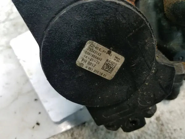 Brandstofpomp Mercedes-Benz A-Klasse W176 1.8 CDI A6510701801 image 3