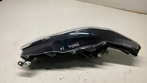 TOYOTA YARIS 20- Faro delantero derecho LED image 3