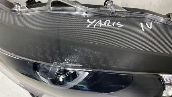 TOYOTA YARIS 20- Faro delantero derecho LED image 4