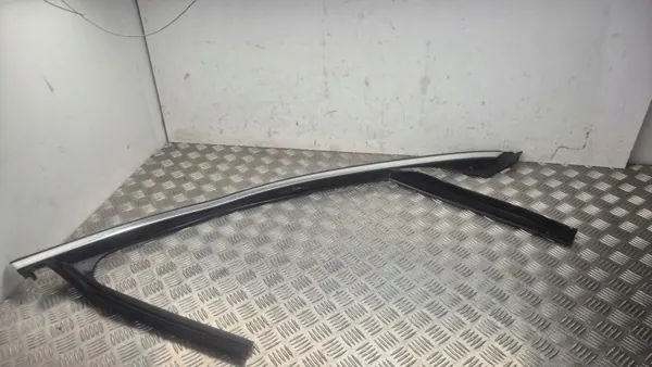 Mercedes E-Klasse W213 deur raamrubber OEM A2137252800 image 2