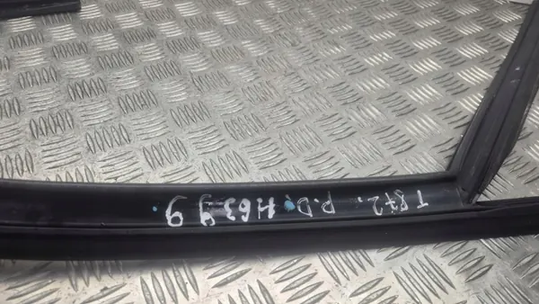Mercedes E-Klasse W213 deur raamrubber OEM A2137252800 image 6