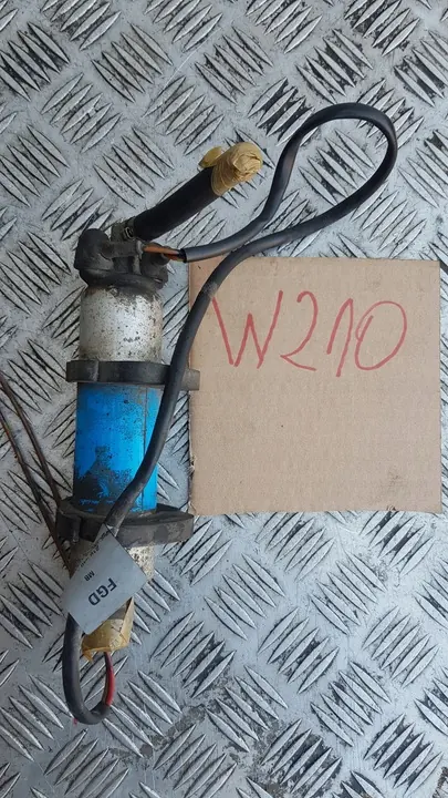 Brandstofpomp Mercedes W202 W210 A0004705994 image 5