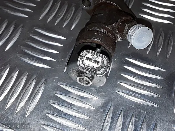 Injecteur 0445110036 Peugeot Citroen 2.2HDI image 3
