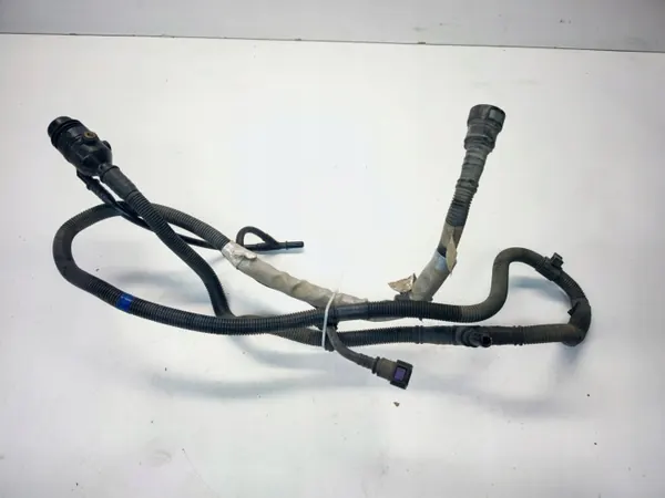 Audi A5 8T Nesteputki OEM 8T0131963H Käytetty image 2