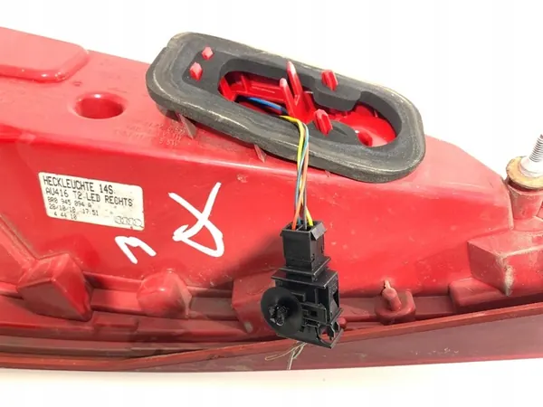 AUDI Q5 8R Lámpara Trasera Derecha 2008-2017 OEM 8R0945094A image 3