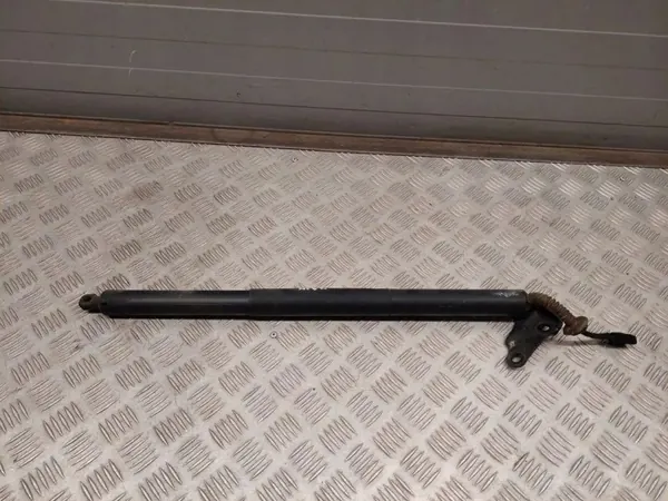 Oikea takaluukun aktuaattori OEM 2696593 BMW X1 F48 image 2
