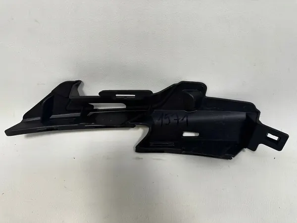 AUDI A3 8V Guía de Parachoques Delantero Derecho 8V3807320 image 2