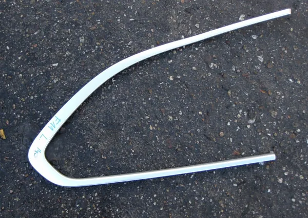 BMW F11 Taka-oikea Ikkunalista OEM 8049206 image 2