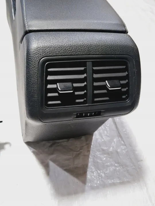 Accoudoir cuir OEM 5G1863241BE pour VW Golf VII image 7