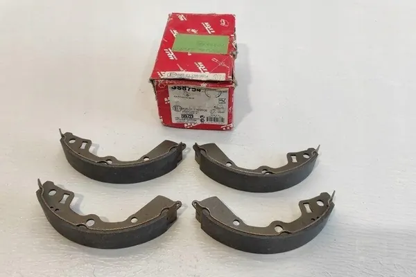 Achterremblokken KIA SORENTO I (JC) KIA5835007A00 image 2